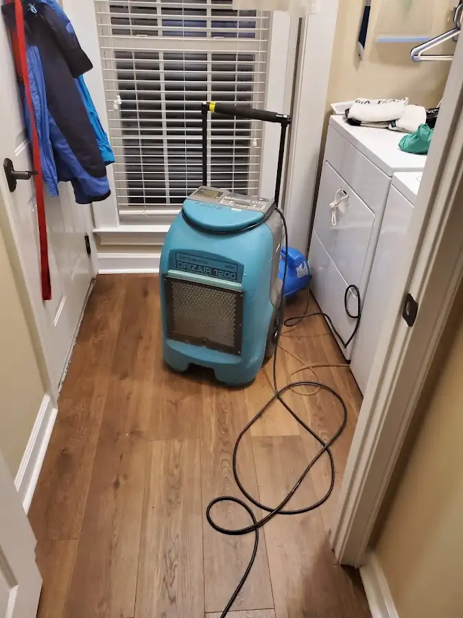 Commercial dehumidifier deployed for Flood Damage Cleanup in Luling